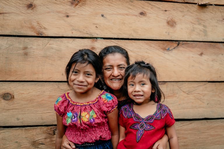 Olivia et deux de ses filles.