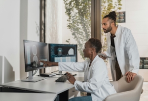 Professionnels de santé locaux formés