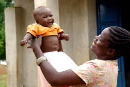 Transferts monétaires inconditionnels : le plus grand avantage pour les femmes