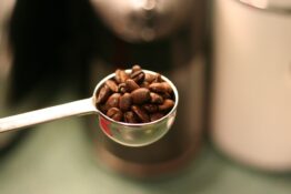 Comment l'approvisionnement en café soutient 15 000 femmes en RDC